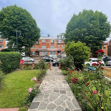 Cozy 3 Bedroom Holiday Home! Londyn Zewnętrze zdjęcie