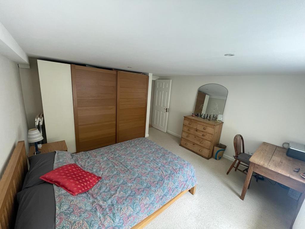 Cozy 3 Bedroom Holiday Home! Londyn Zewnętrze zdjęcie