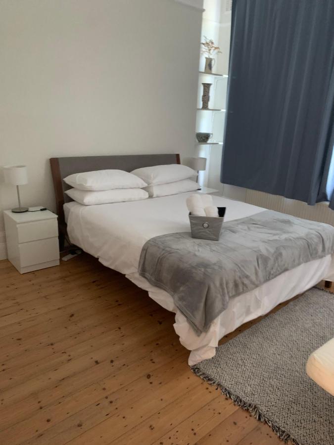 Cozy 3 Bedroom Holiday Home! Londyn Zewnętrze zdjęcie